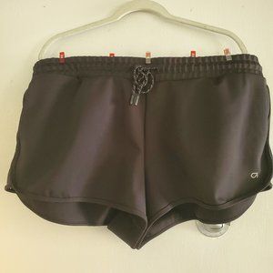 Gap fit Mesh side panel running shorts